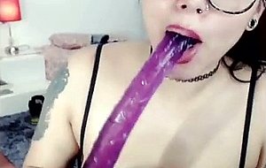 Camwhore drooling on a vibrator part