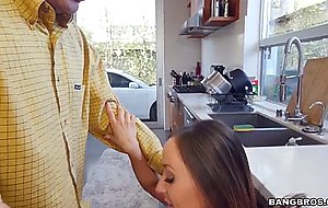 Jessie lynne pulled out his cock and began sucking it