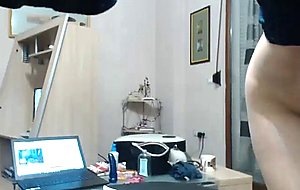 Slutty Round Ass Camslut Made Nice Show And Masturbation On Webcam