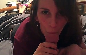 She makes him cum with her mouth