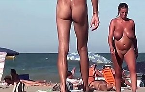 Fatties beach shower for nudists  