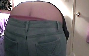 Chubby slut farting in jeans  