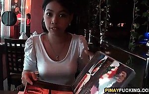 Cute asian amateur paid to give a bj