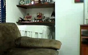 Nana masqué suce un mec devant la webcam
