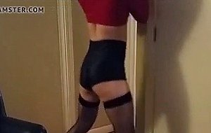 Sexy trap dancing in fishnets
