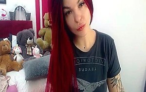 Redheaded Babe Show A Steamy Anal Fingering Live