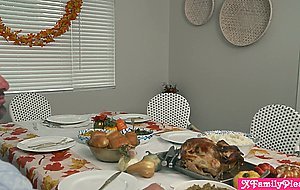 Teen stepcousins Katie Kush and Jessie Saint cum for Thanksgiving dinner