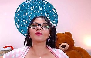 Brunette Babe Weaving Seductive Spell Webcam Show
