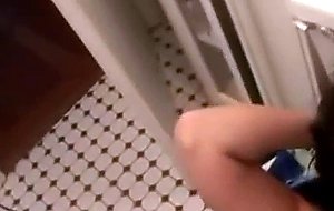 Beautiful amateur girl has very honey sex in bathroom 