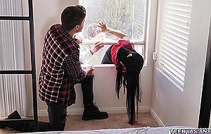 Horny teens fucked this sexy asian delivery girl