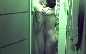 Teen loves to fuck in the shower