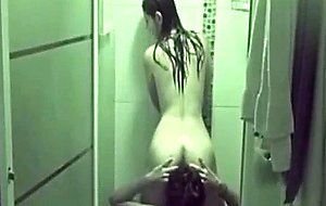 Teen loves to fuck in the shower