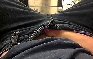 Masturbation fille en Jeans avec Vibro