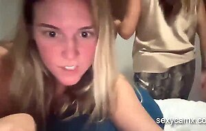 Amateur blonde slut get her asshole and pussy fucked live at sexycamx