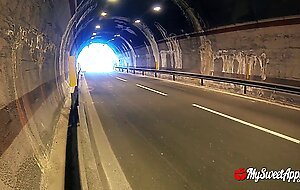 Mysweetapple, rollerskating and sucking on the highway